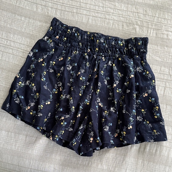 Anthropologie Pants - Anthropologie Navy Floral Smocked-Waist Shorts